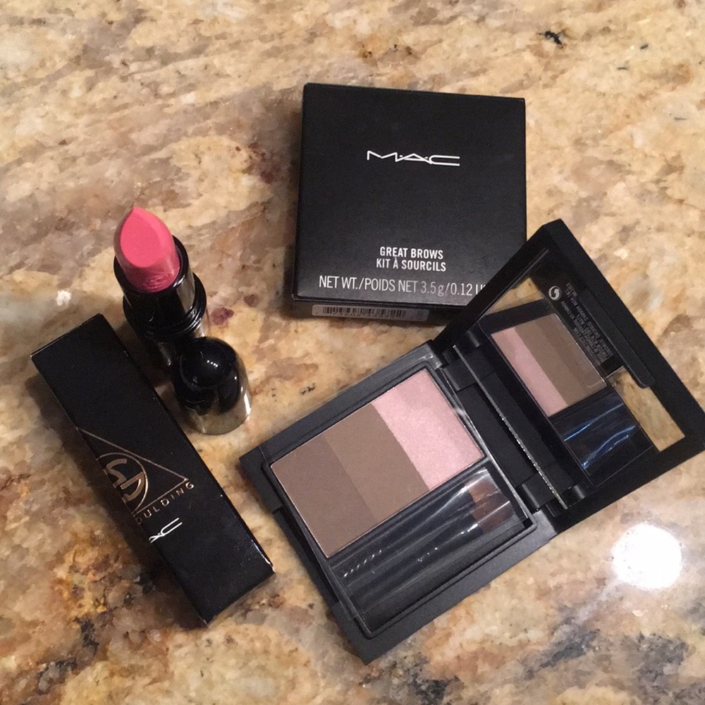 Mac lip and brow bundle